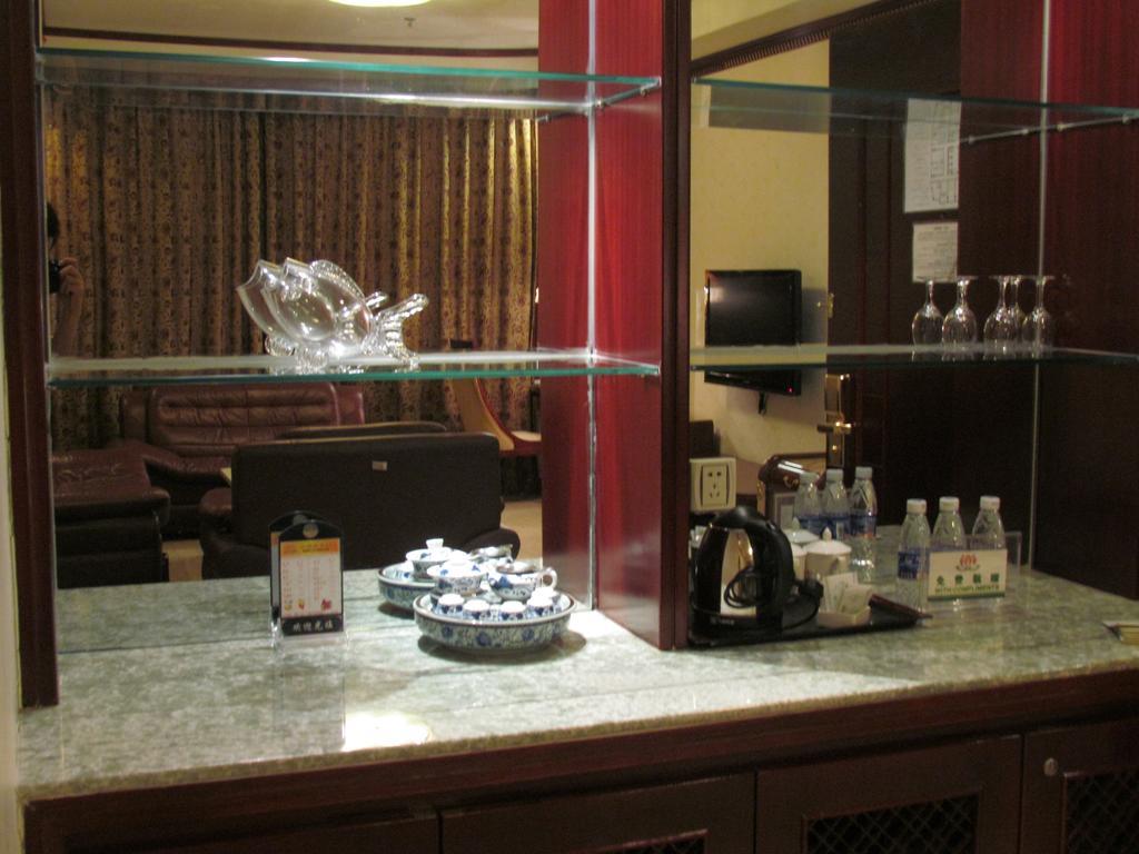W.Y. Lera Hotel Canton Esterno foto